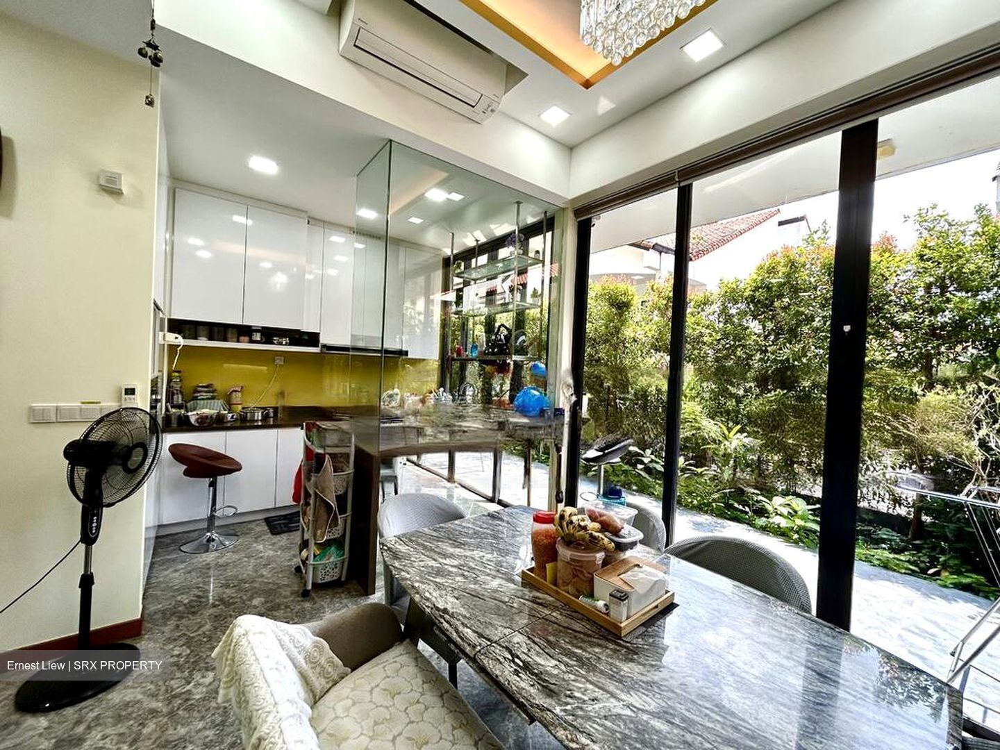 Sunrise Avenue (D28), Terrace #460379211